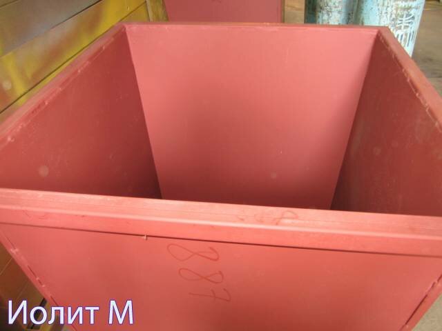 Металлические контейнеры для мусора